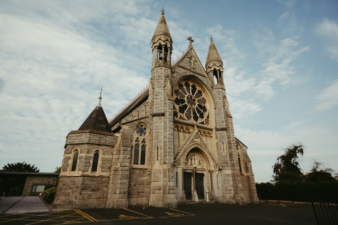 St Dunstan arches and vines