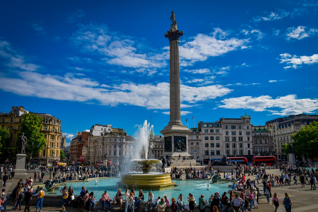 Trafalgar Square at night